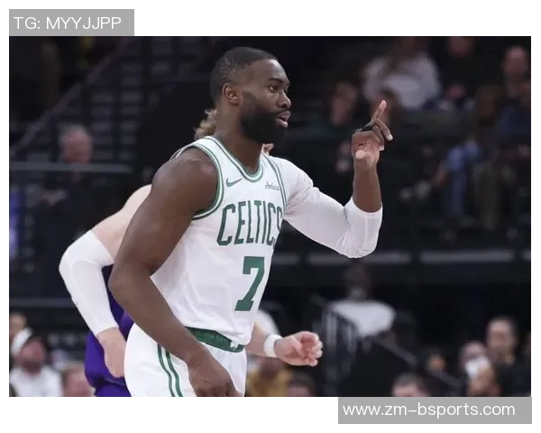 杰伦布朗首节表现平平仅得2分3投1中篮板助攻均有贡献